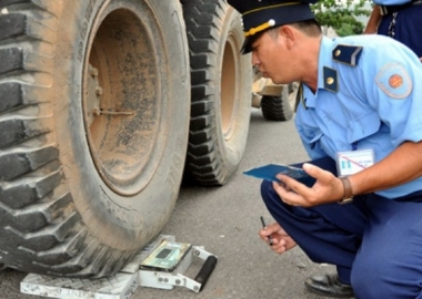 XE VƯỢT QUA TẢI TRỌNG TRỤC XE PHẠT BAO NHIÊU